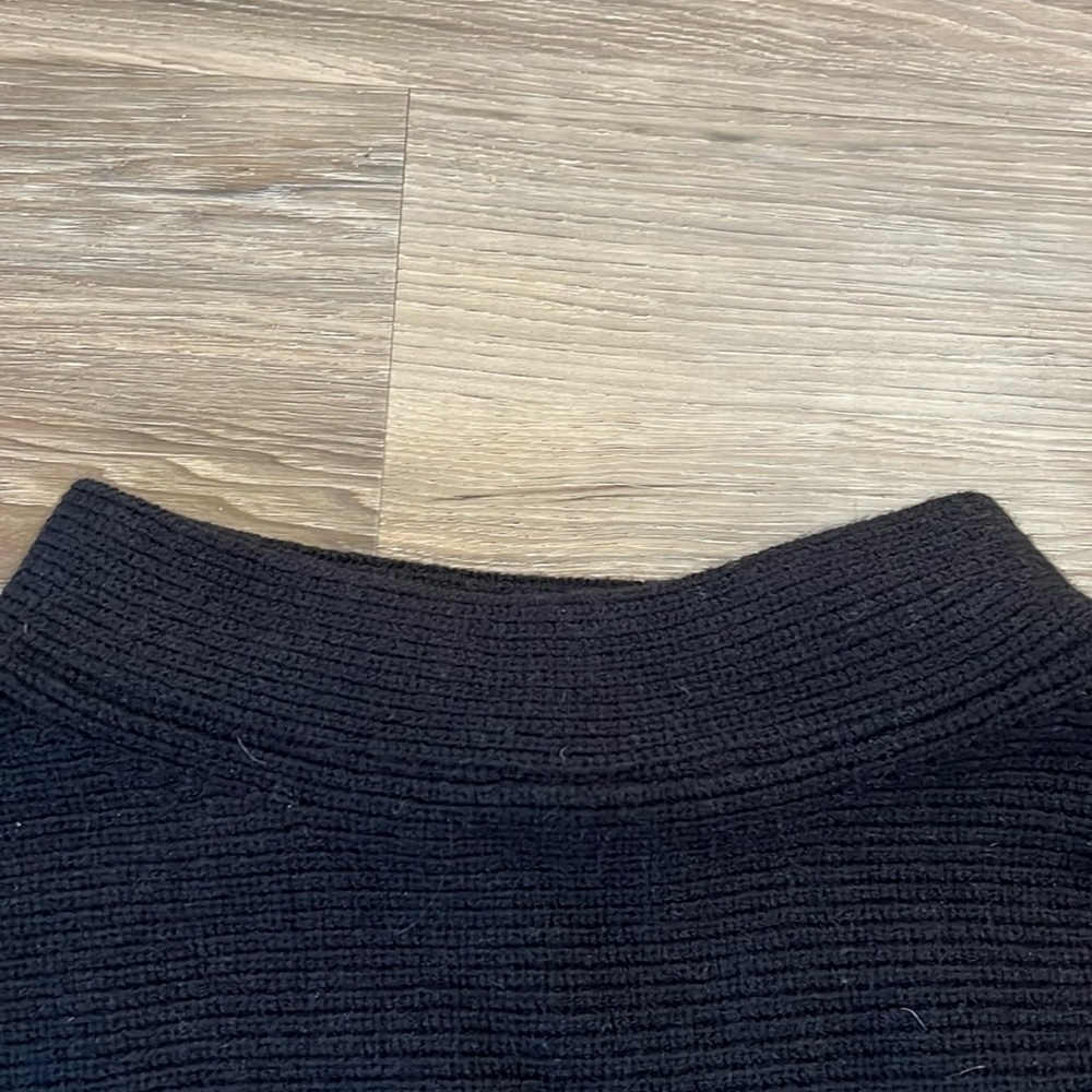 Ann Taylor Black Sweater with Ribbed Texture and Relaxed Fit - Picture 2 of 3